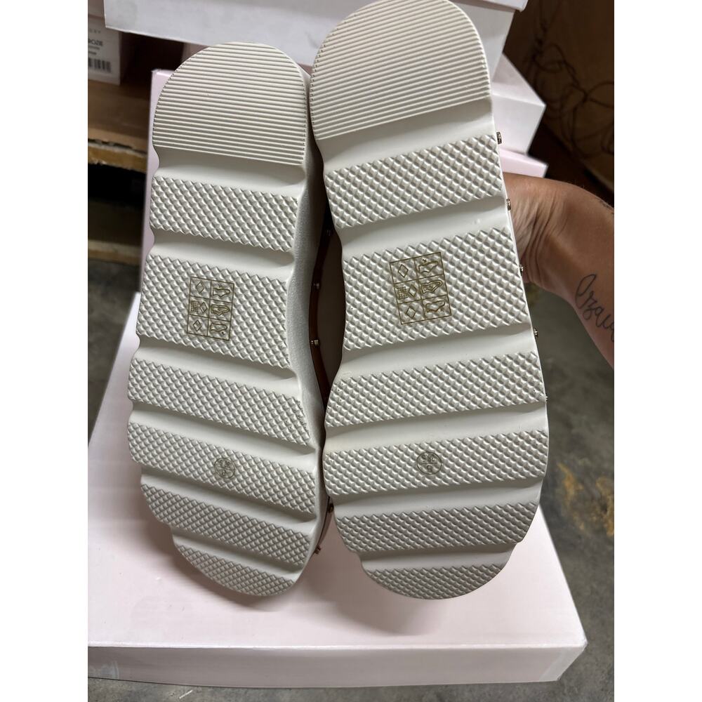 New in box Sz 8 Maggie Platform Clog Chinese Laundry leather very lightweight - Picture 4 of 5